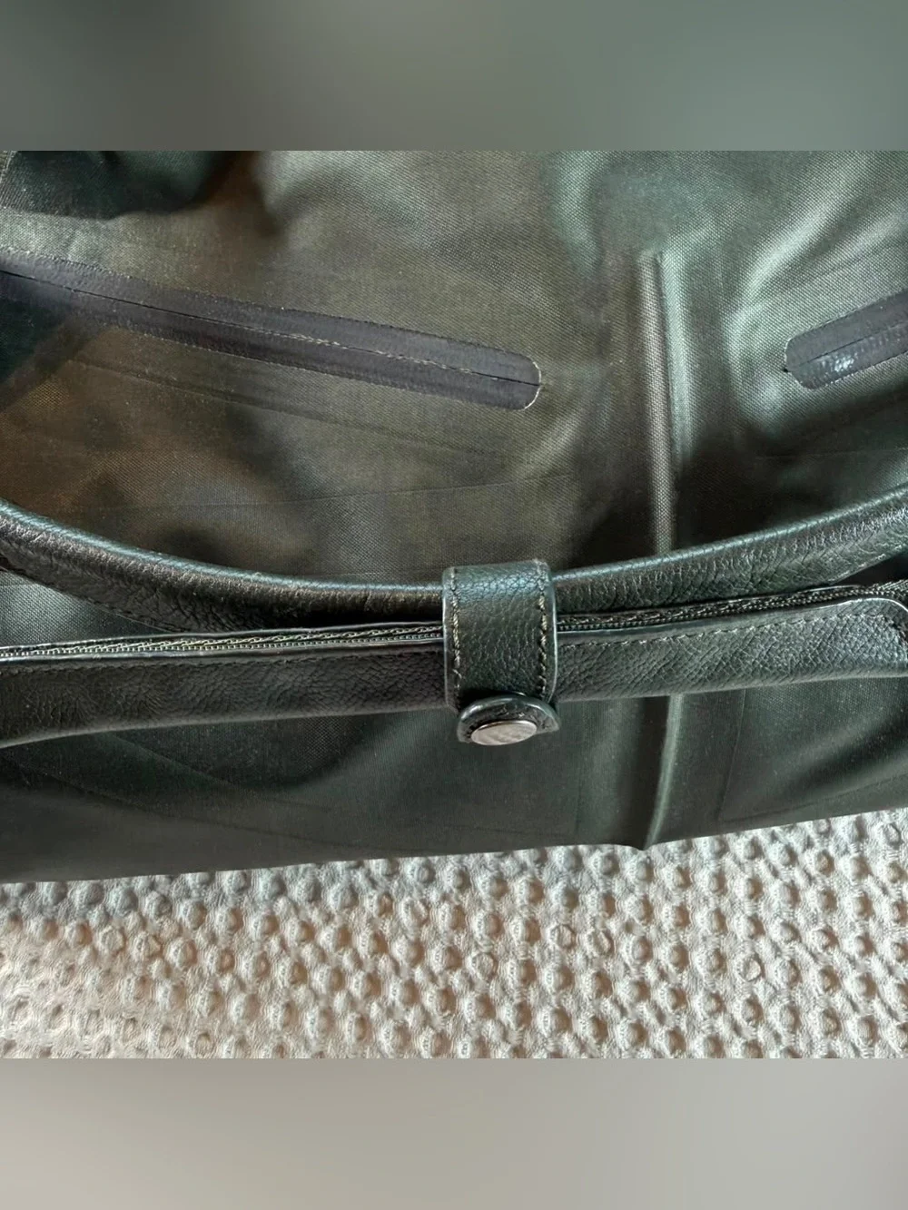 Nike Olive Green Duffel Bag Gym Training Travel Shoulder Bag Multiple Pockets